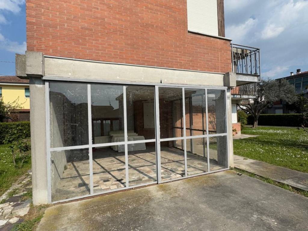 Villa a Costa di rovigo in Via Enrico Mattei, 214 - Foto 3