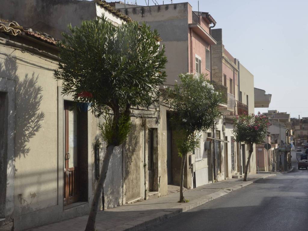 Rustico / casale a Vittoria in Via Alfredo Cappellini - Foto 4