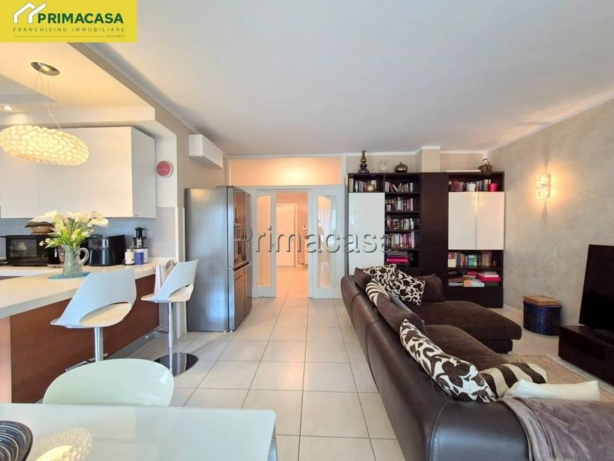 Appartamento a Verona in Via Elena da Persico, 25 - Foto 2