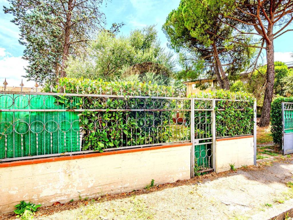 Terreno a Prato in via Nesi Olinto, 4 - Foto 2
