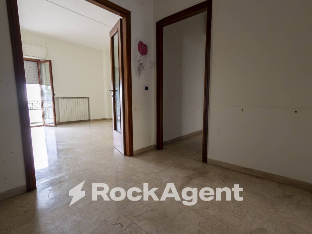 Appartamento a Catanzaro in Viale Vincenzo de Filippis, 67 - Foto 2