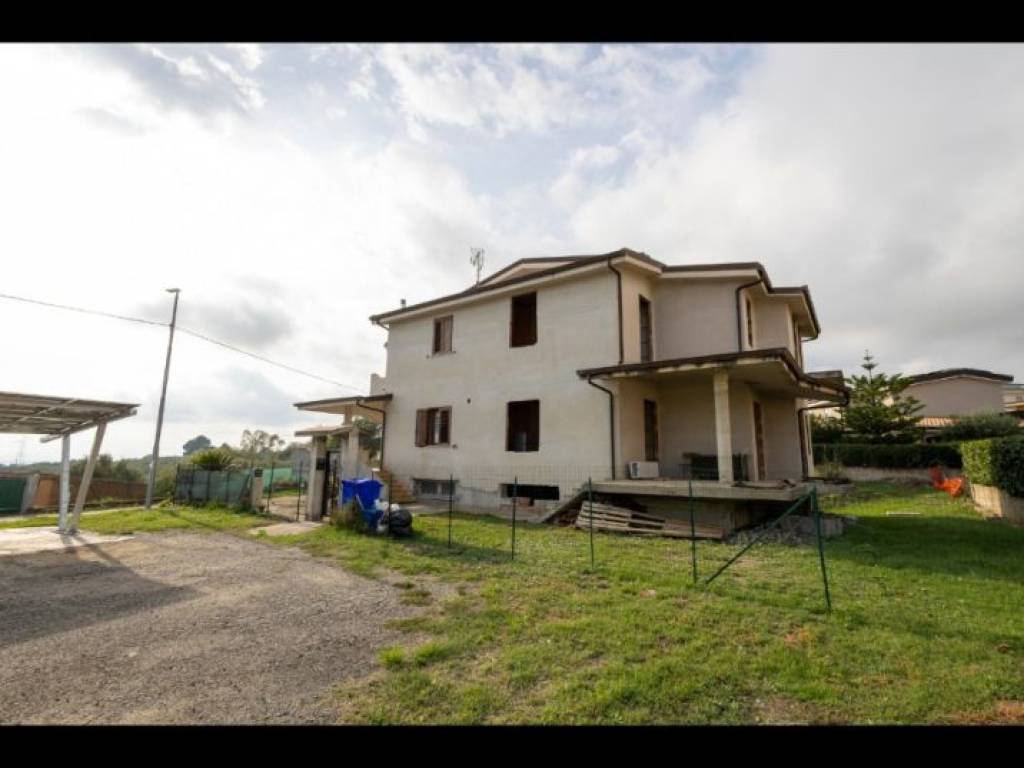 Villa a Soveria simeri in Via Roberto Niederer - Foto 3