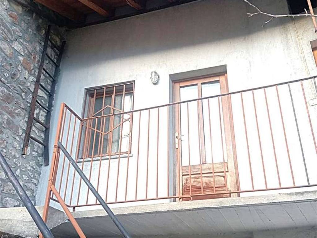 Casa indipendente a Donnas in via Rovarey - Foto 5