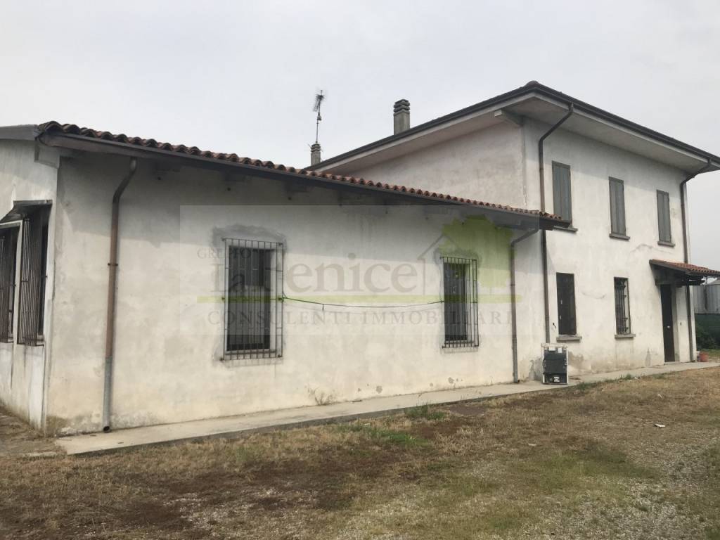 Villa a Rodigo in STRADA FRANCESCA OVEST 35 - Foto 2