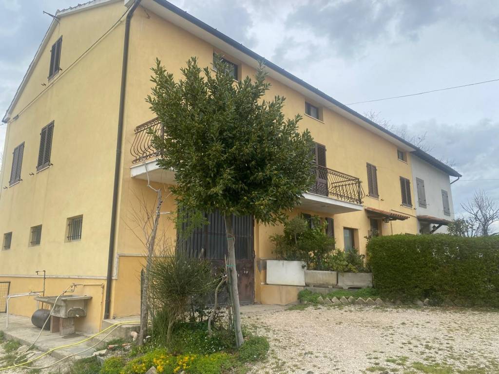 Casa indipendente a Falerone in Contrada Varano, 11 - Foto 2