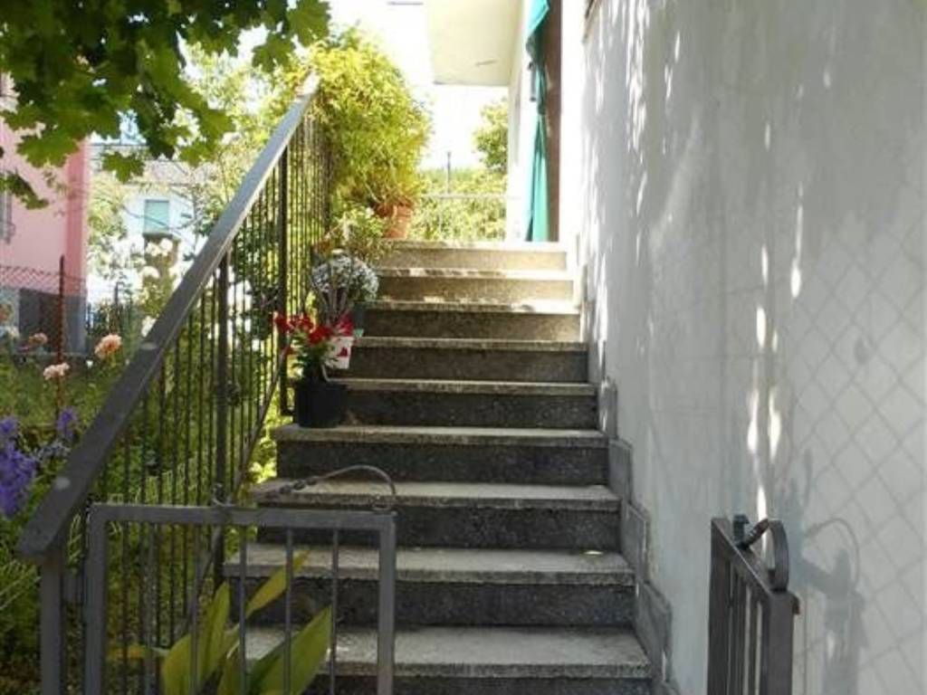 Villa a Arquata scrivia in Via Don Giovanni Minzoni, 24 - Foto 2