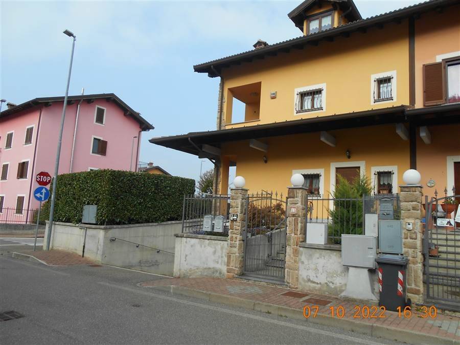 Villa a Arquata scrivia in Via Federico Avio, 15 - Foto 3