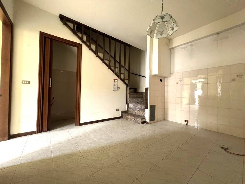 Casa indipendente a Besozzo in Via Stocchetti, 13 - Foto 4