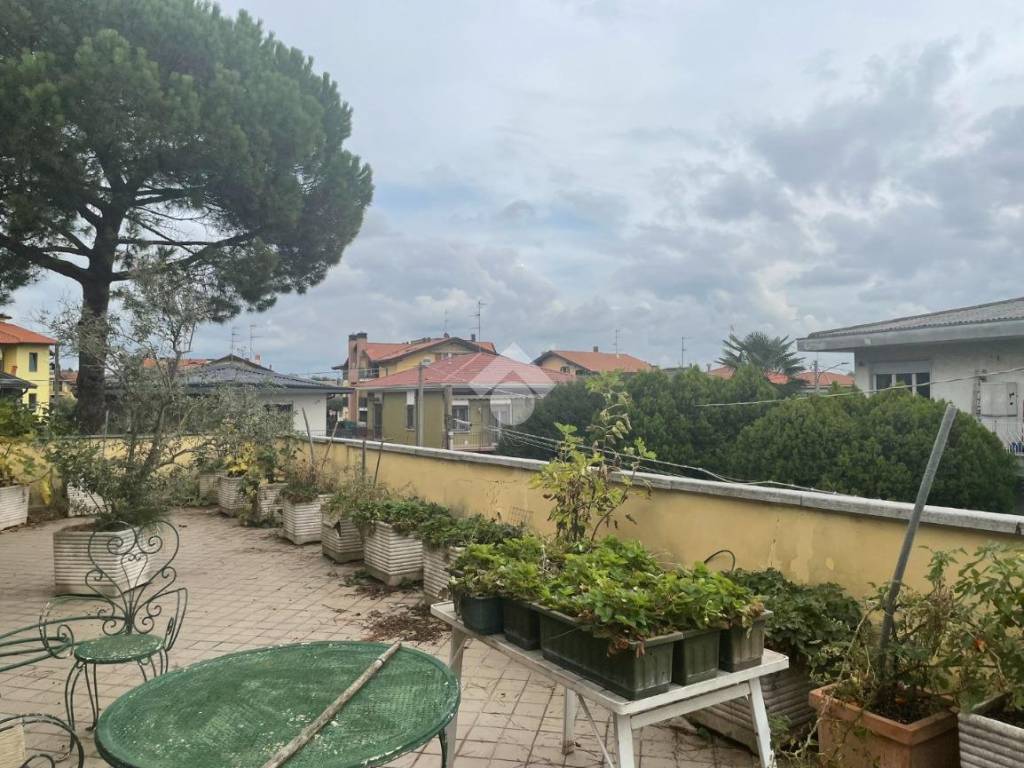 Villa a Cardano al campo in Via milano, 16 - Foto 4