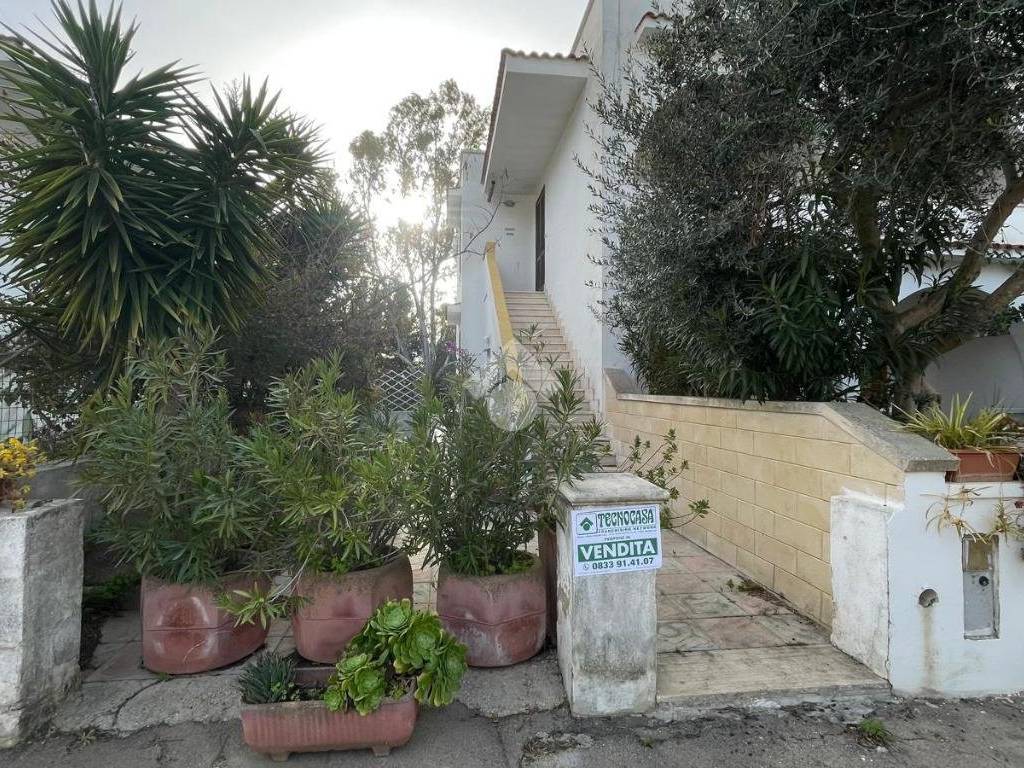 Casa indipendente a Taviano in Via riccione - Foto 3