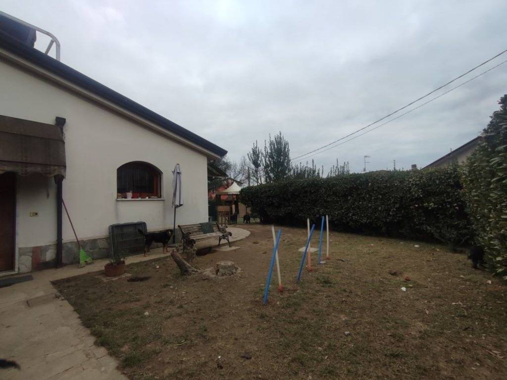 Villa a Castelnuovo magra in Via Salicello S.N.C. - Foto 5