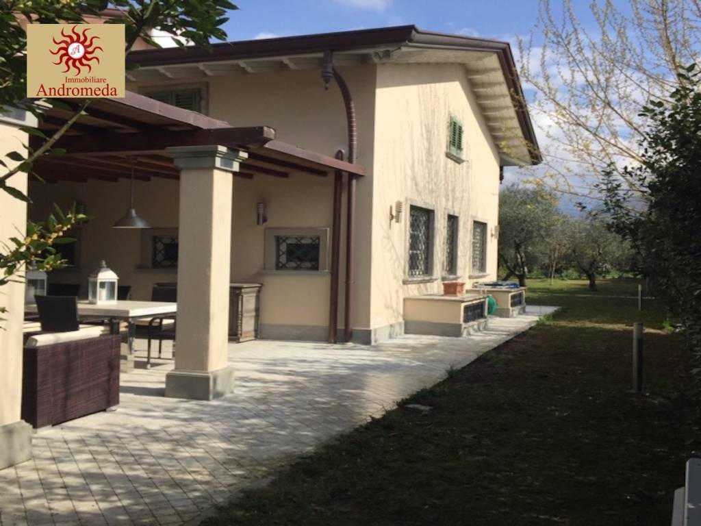 Villa a Forte dei marmi in Via della Barbiera - Foto 3