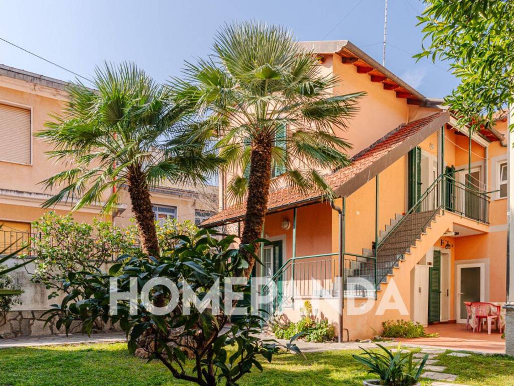 Villa a Ceriale in Via Roma, 20 - Foto 2