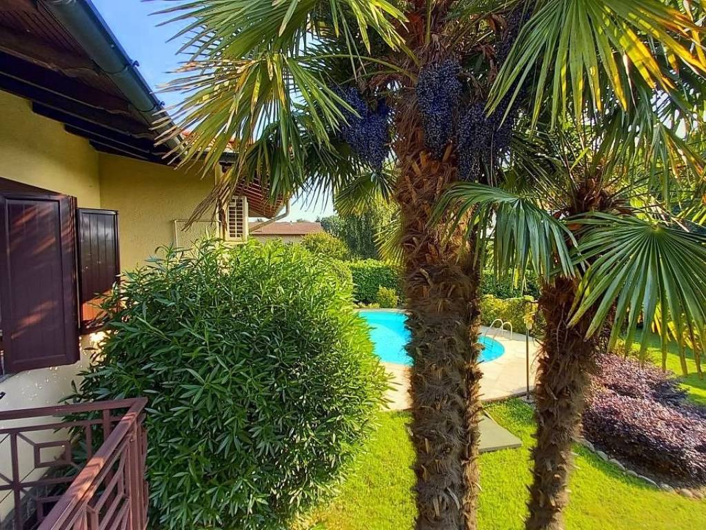 Villa a Oleggio in Corso Giacomo Matteotti - Foto 2