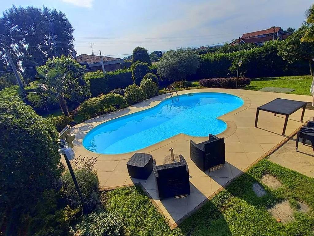 Villa a Oleggio in Corso Giacomo Matteotti - Foto 3
