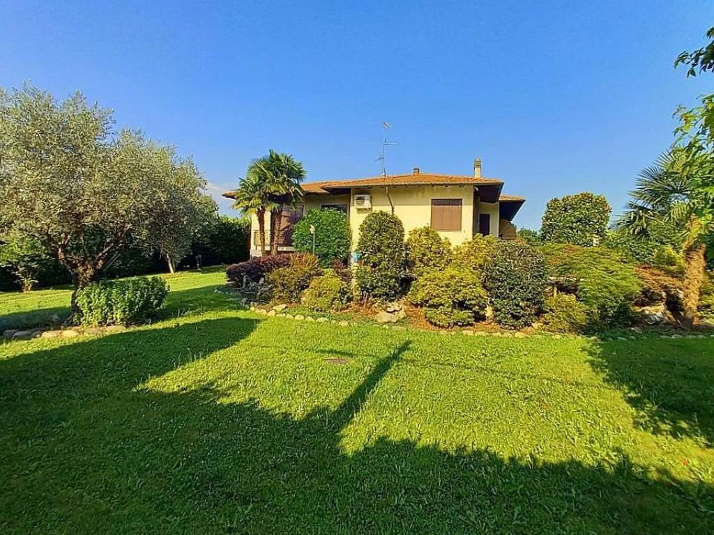 Villa a Oleggio in Corso Giacomo Matteotti - Foto 5