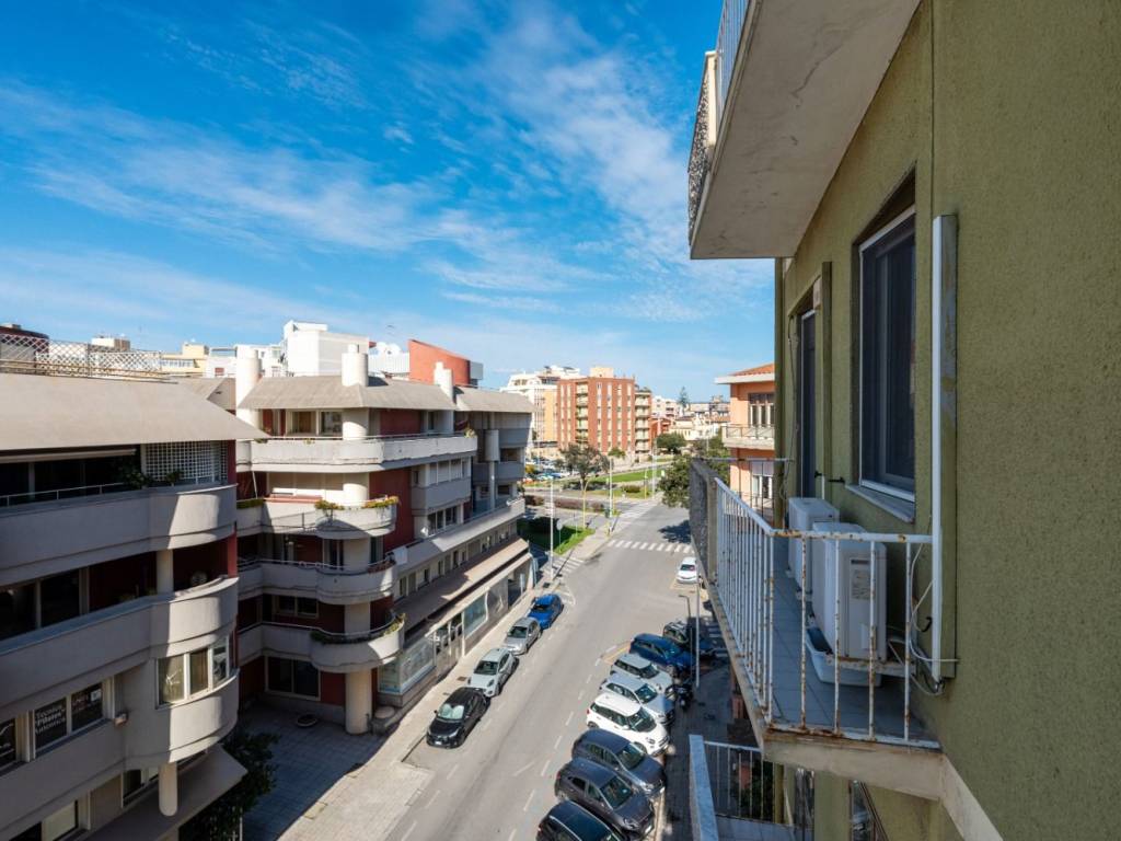 Appartamento a Cagliari in Via Giovanni Battista Tuveri, 43 - Foto 2