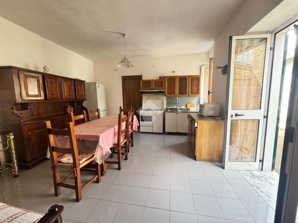 Casa indipendente a Rotondi in Via francesco de guglielmo, 3 - Foto 2