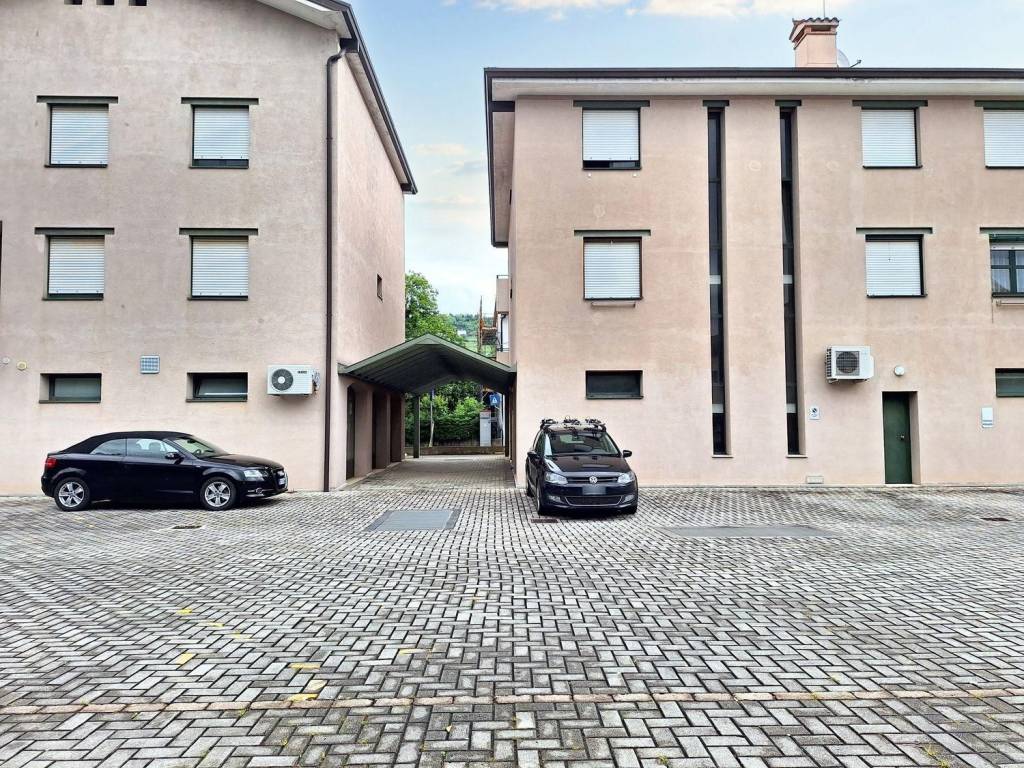 Box / garage a Cormons in Viale Venezia Giulia, N. snc - Foto 2