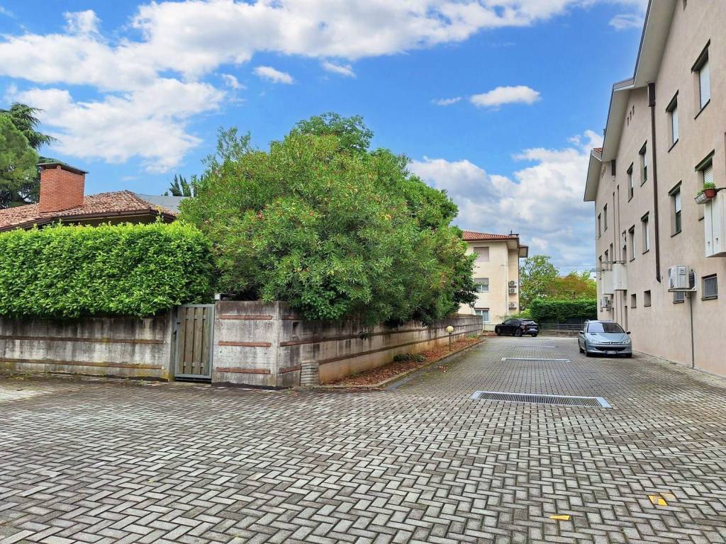 Box / garage a Cormons in Viale Venezia Giulia, N. snc - Foto 3