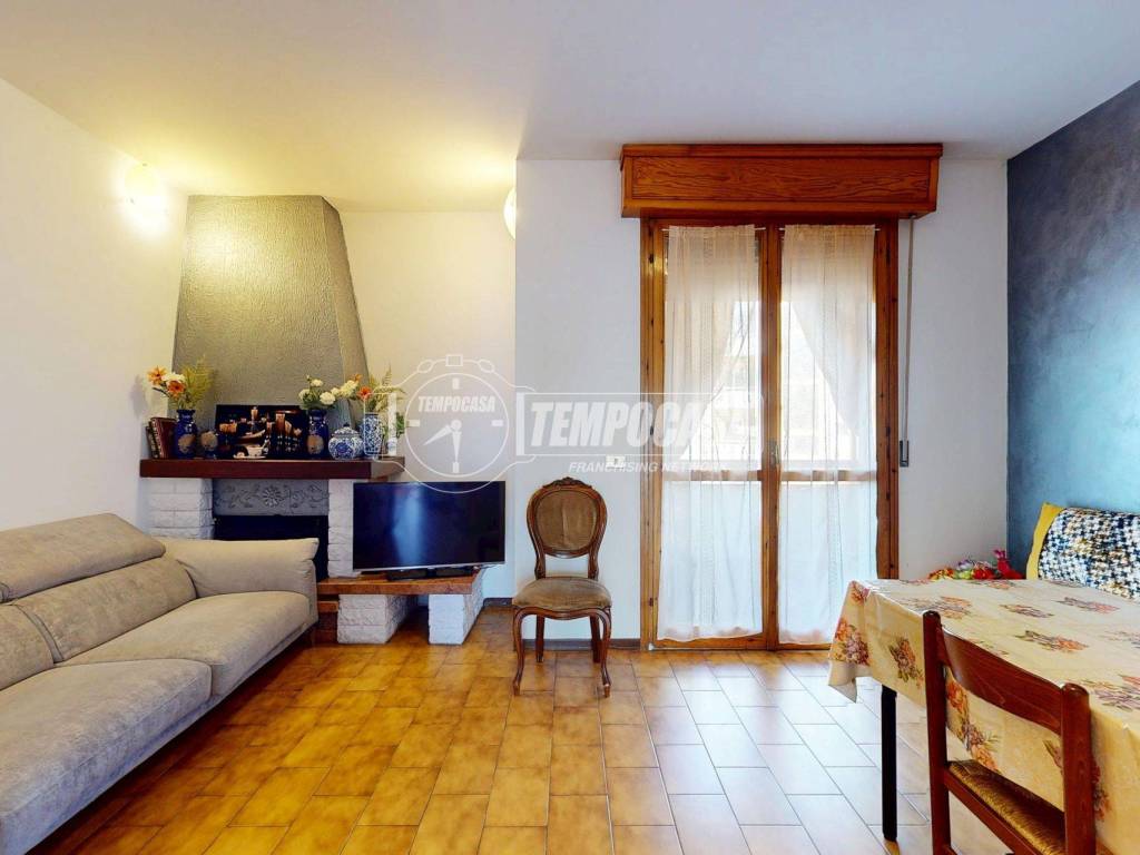 Appartamento a Reggiolo in Viale Luigi Einaudi 2 - Foto 3