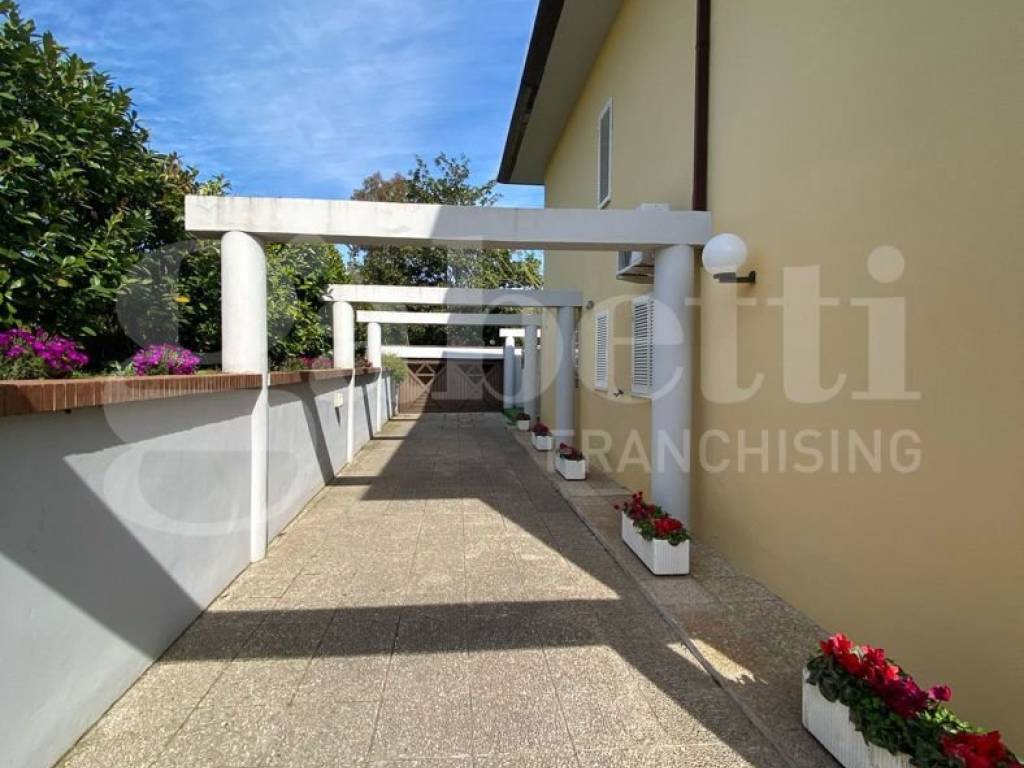 Villa a Aprilia in Via Matera, 3 - Foto 3