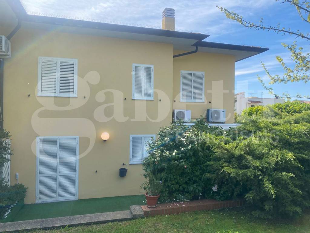 Villa a Aprilia in Via Matera, 3 - Foto 4