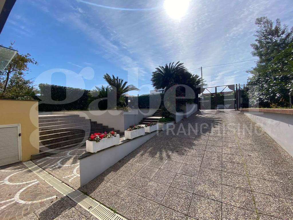 Villa a Aprilia in Via Matera, 3 - Foto 5