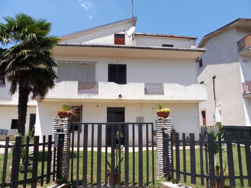 Villa a Ceccano in Via Cantinella - Foto 4