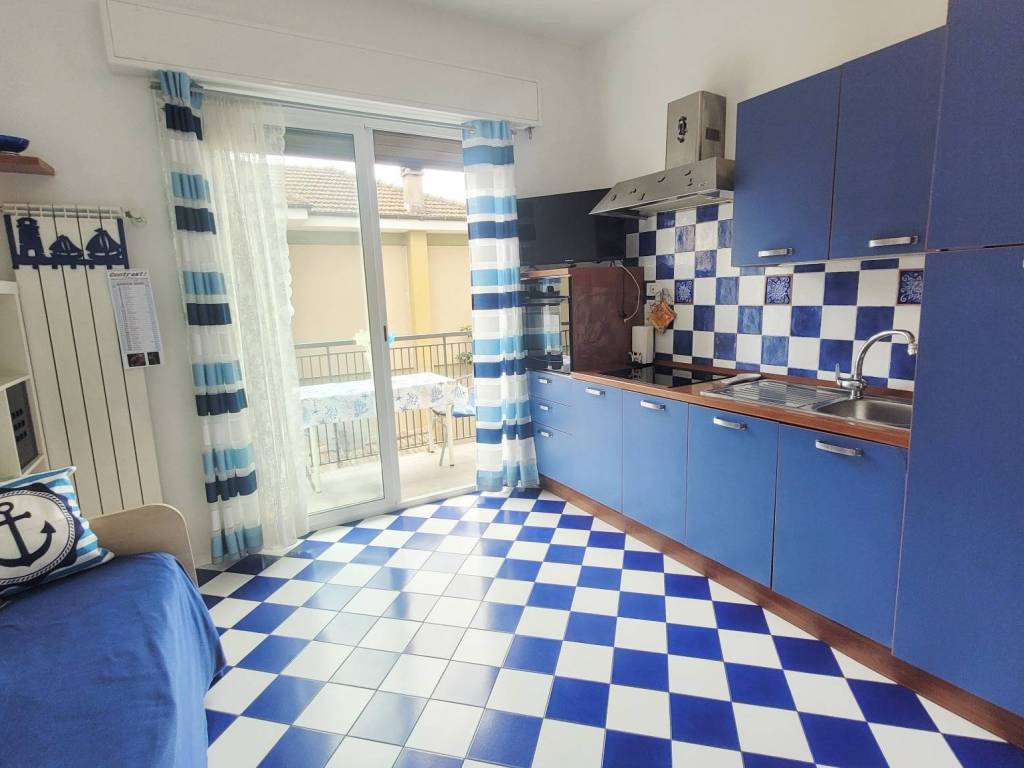 Appartamento a Diano marina in Via Fabio Filzi, 23 - Foto 2