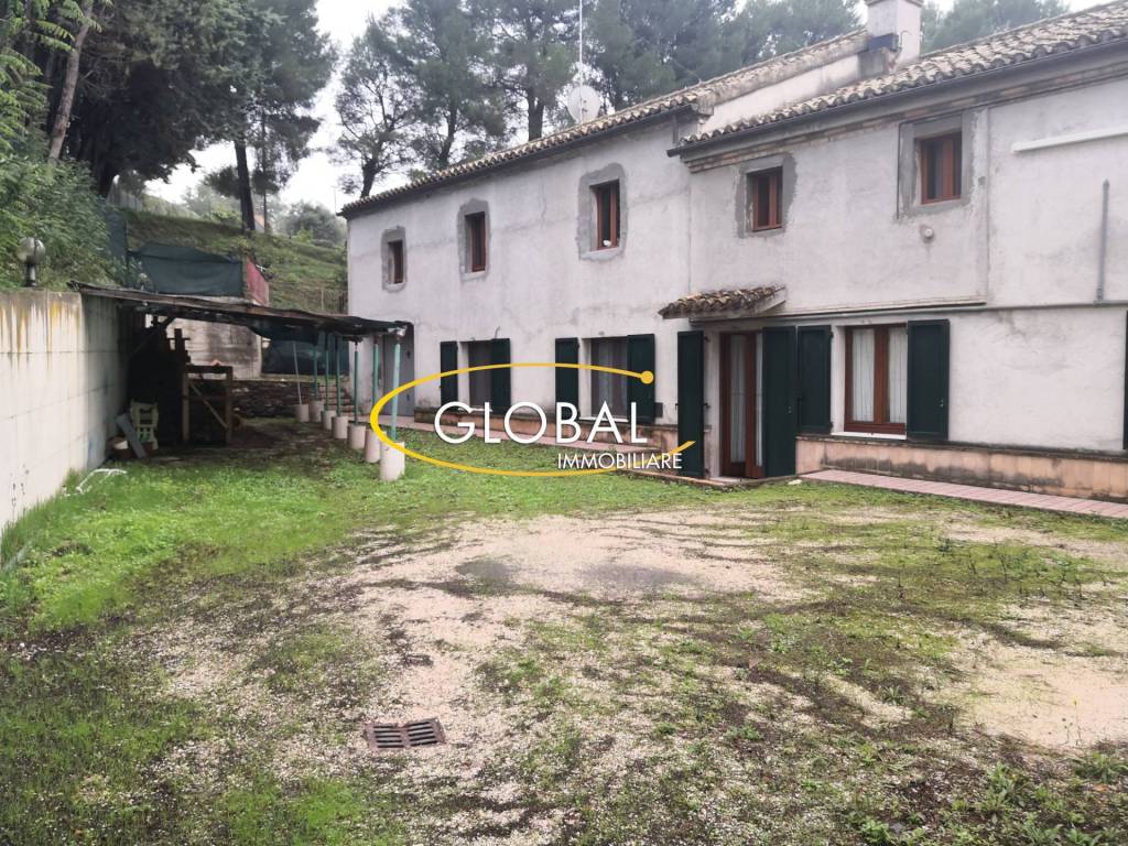 Villa a Camerano in VIA VARANO, 7 - Foto 4