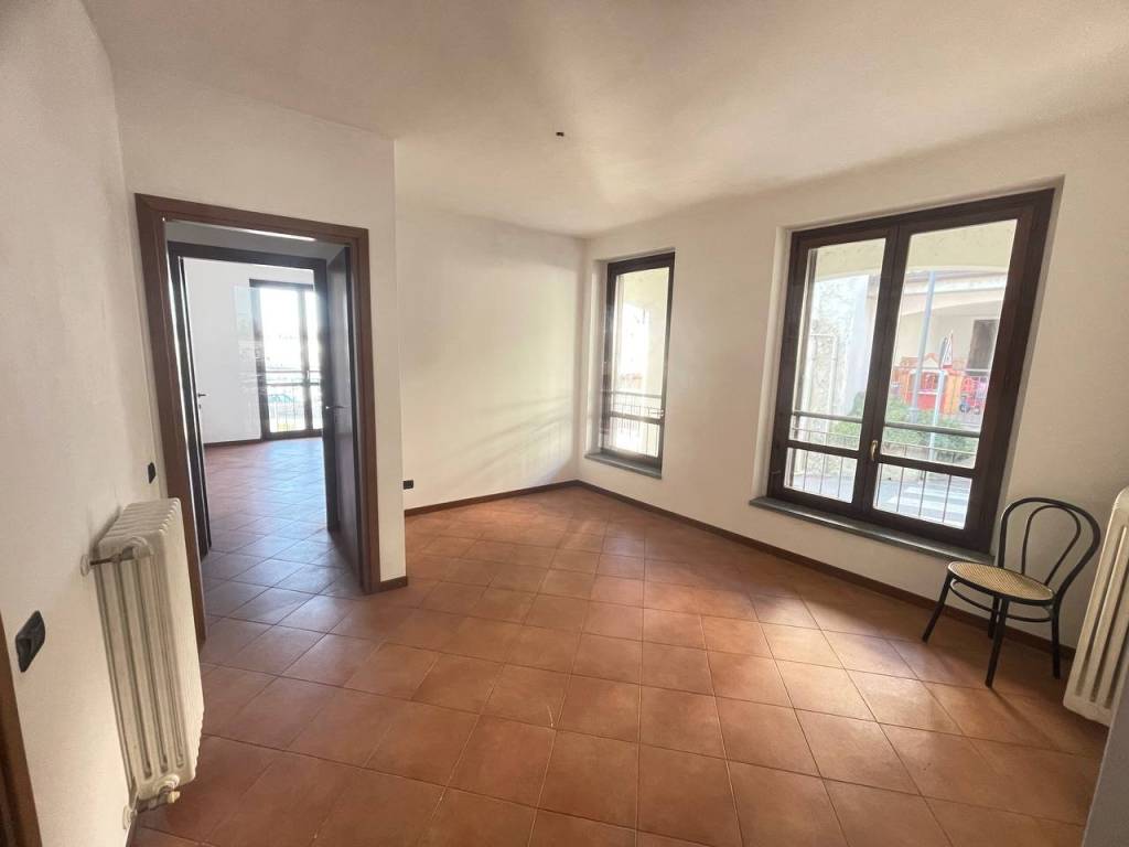 Appartamento a Molteno in Via Camillo Benso di Cavour, 15 - Foto 2