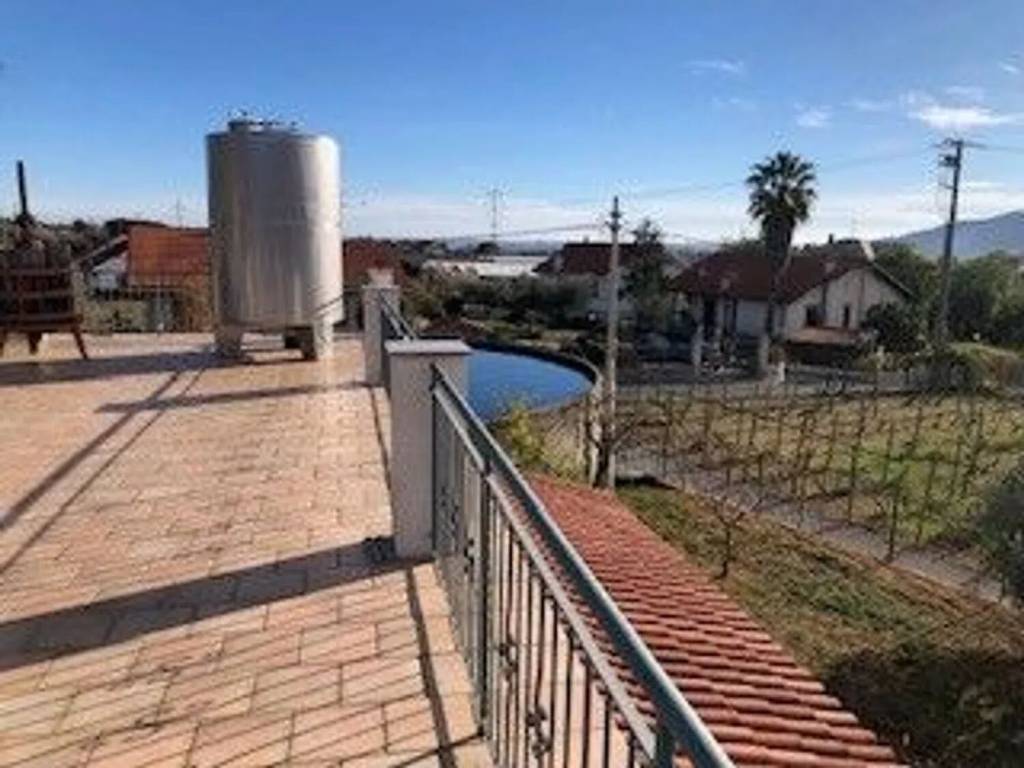 Villa a Cisano sul neva in Pianboschi - Foto 4