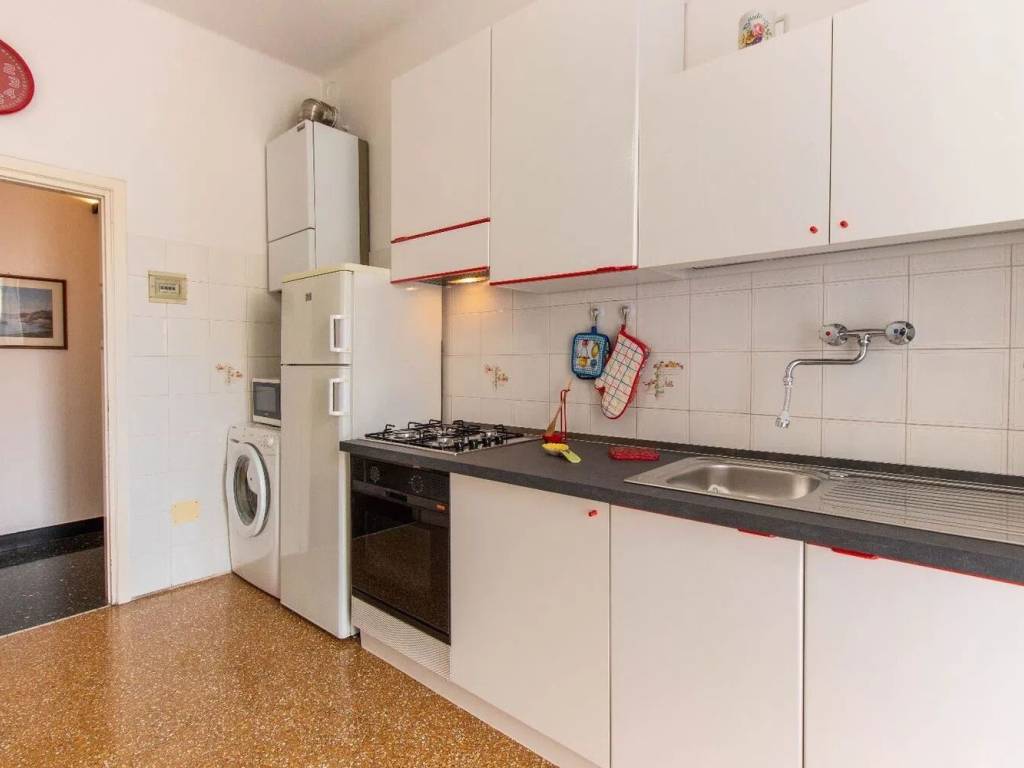 Appartamento a Albenga in Piazza Giacomo Matteotti - Foto 2