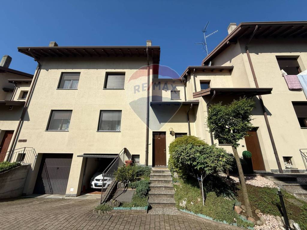 Villetta a schiera a Gorla maggiore in via Giovanni XXIII - Como, 63 - Foto 2