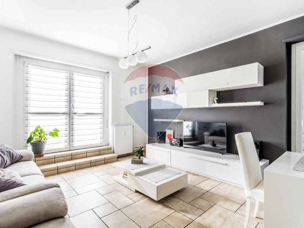 Appartamento a Gallarate in VIALE VITTORIO VENETO, 9 - Foto 2