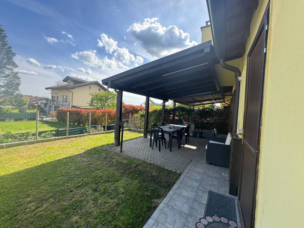 Villetta a schiera a Brebbia in Via Michelangelo Buonarroti - Foto 5