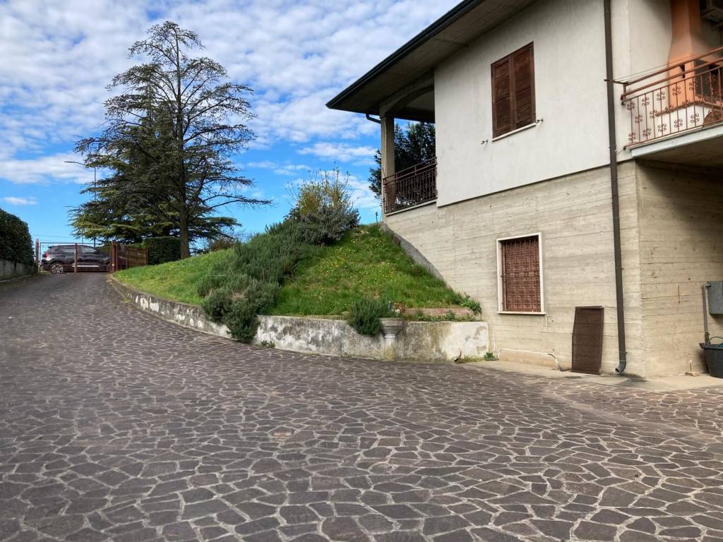 Villa a Mantova in Strada Dosso del Corso, 26 - Foto 2
