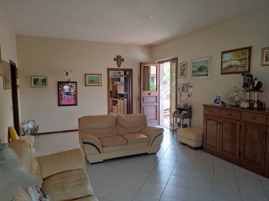 Casa indipendente a Monsummano terme in Piazza Giuseppe Giusti, 55 - Foto 2