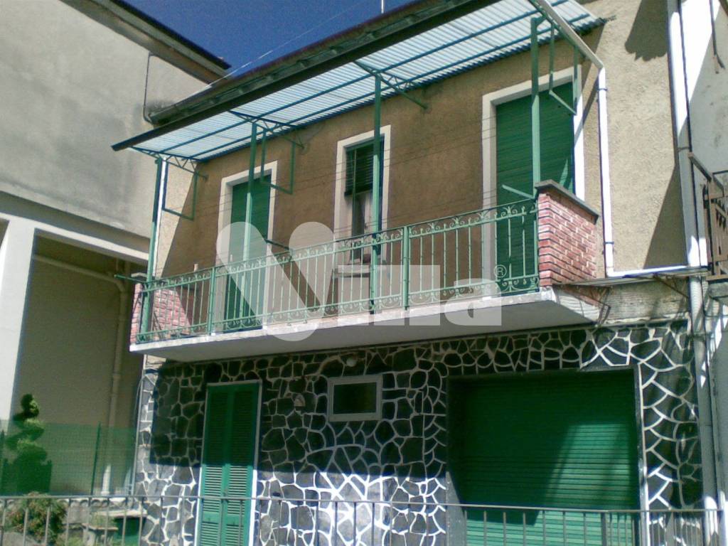 Casa indipendente a Valmadrera in Via Francesco Magistris, 29 - Foto 2