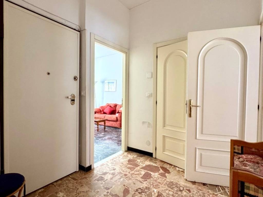 Appartamento a Imperia in Via Rambaldo, 28 - Foto 2