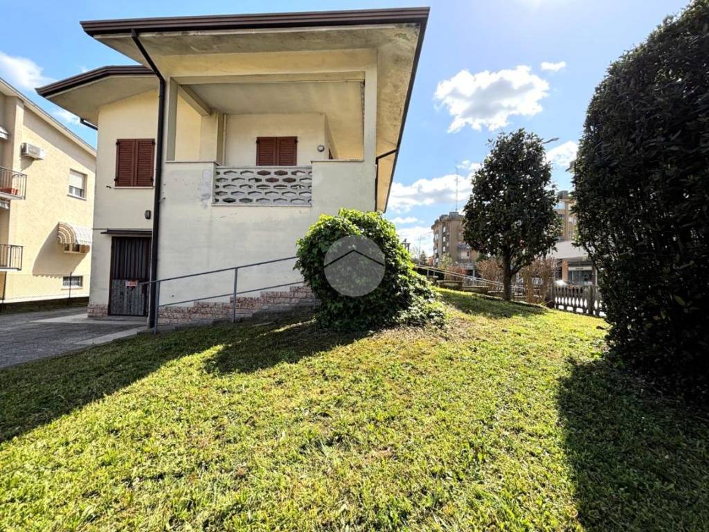 Villa a Borgo virgilio in Viale Fratelli Cervi, 21 - Foto 4