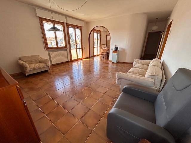 Appartamento a Pontedera in Via Fratelli Rosselli - Foto 4