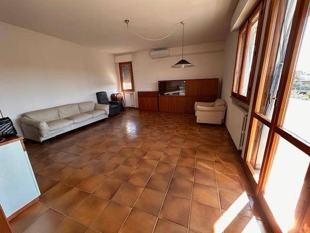 Appartamento a Pontedera in Via Fratelli Rosselli - Foto 5