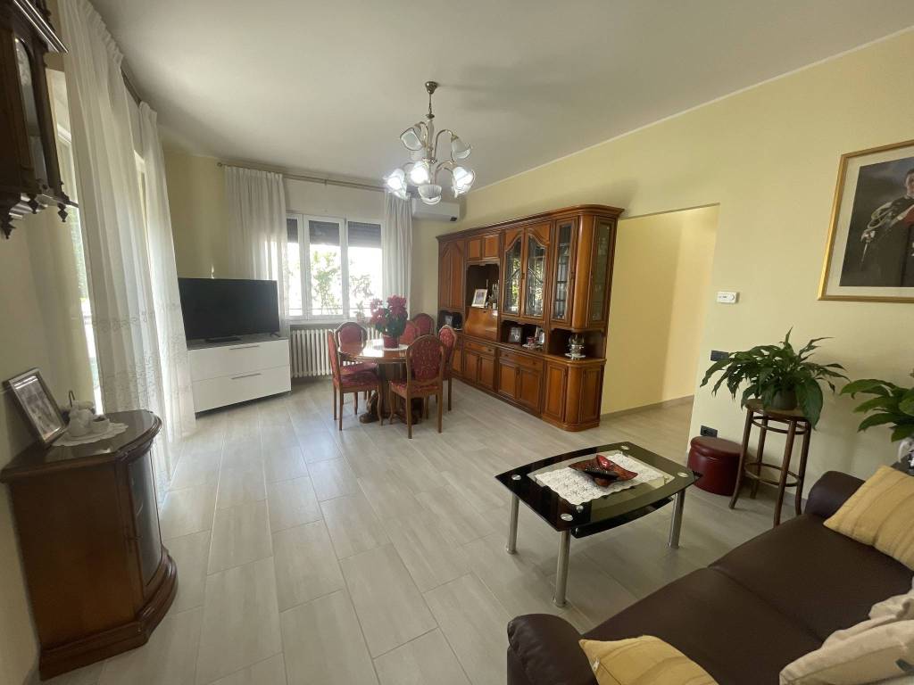 Villa a Vergiate in Via Antonio Gramsci - Foto 2