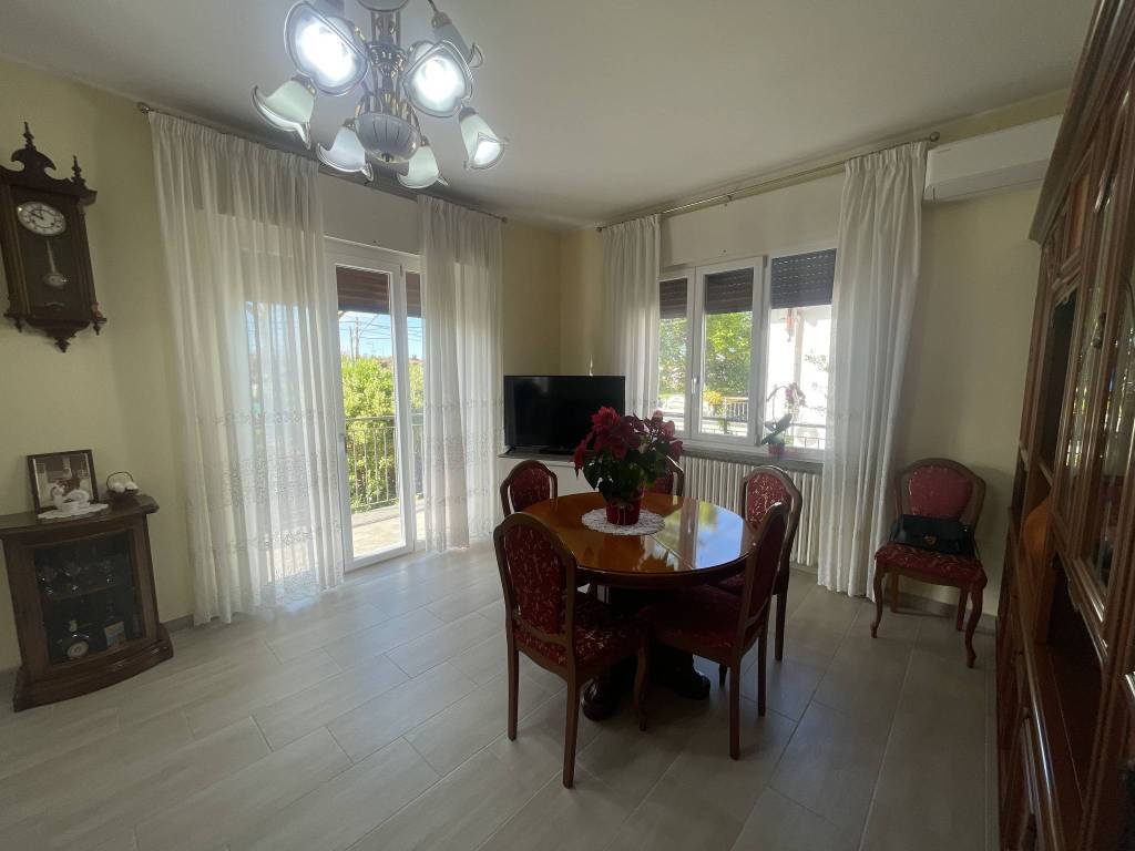 Villa a Vergiate in Via Antonio Gramsci - Foto 3