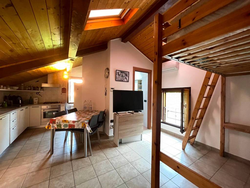 Appartamento a Vimercate in Via Giuseppe Mazzini, 64 - Foto 4