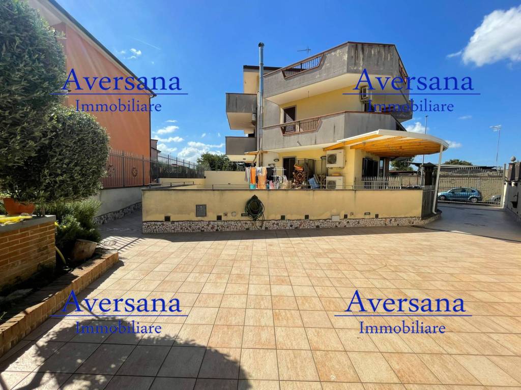 Villa a Teverola in Via Provinciale Teverola-Casaluce, 149 - Foto 2