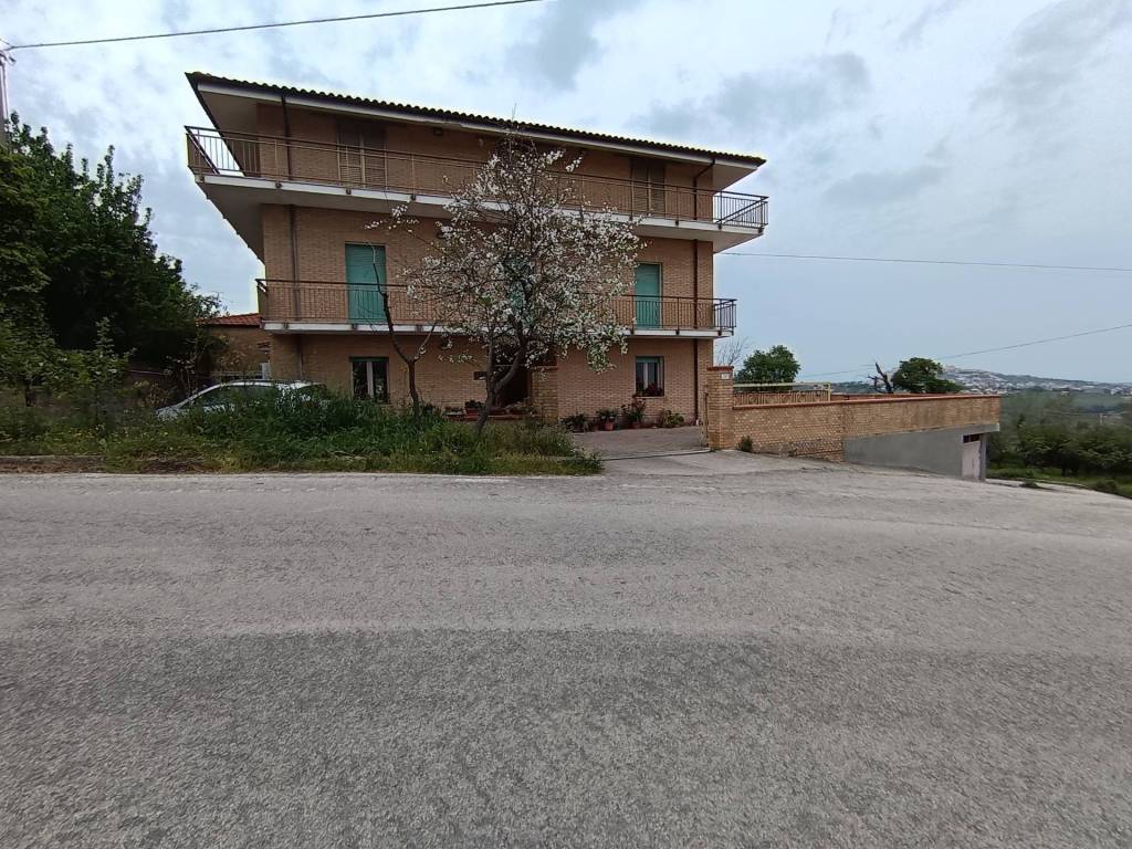 Appartamento a Vacri in C.da Sant' Agata, 28 - Foto 3