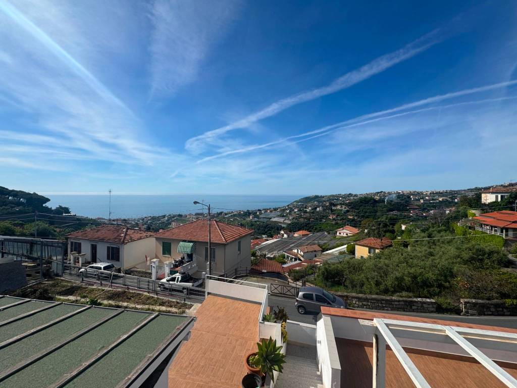 Casa indipendente a Sanremo in Via Gabriele D'Annunzio, 226 - Foto 2